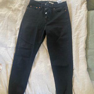 Black Wedge skinny Levi Jeans